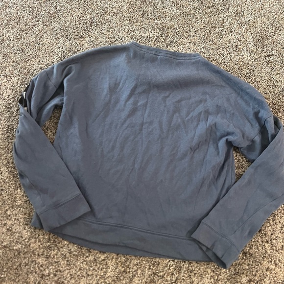 Lightweight PINK crewneck (size medium) - Picture 4 of 4